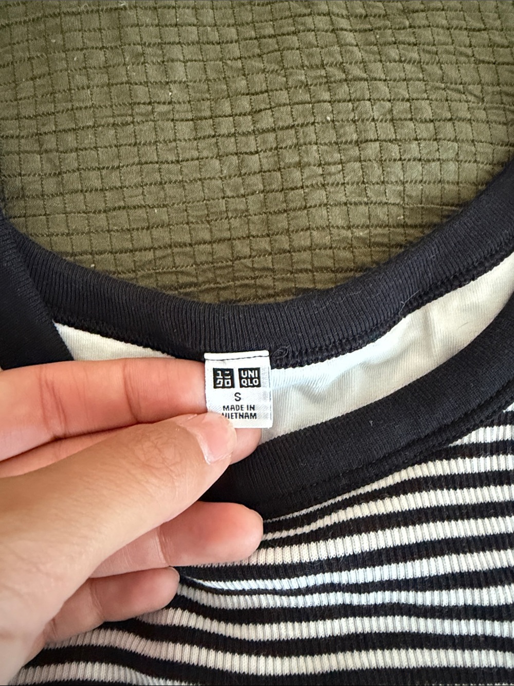 Uniqlo Black and White Striped Crop Tank - Picture 2 of 4